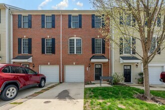 Building Photo - 121 Parkway Ct