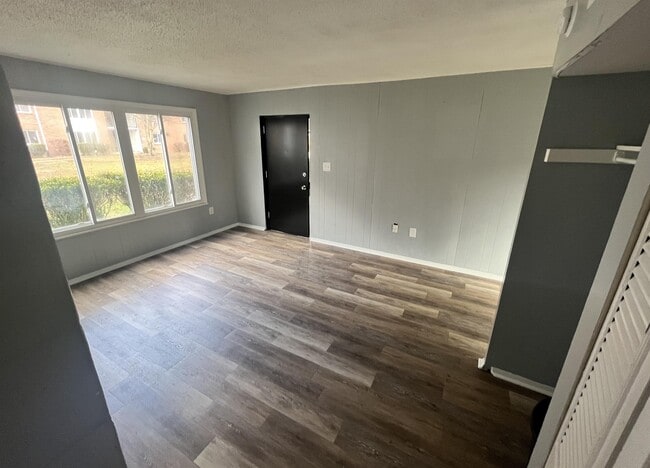 Building Photo - 116 Willow St