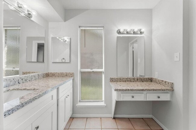 Building Photo - 16970 Mockingbird Ct