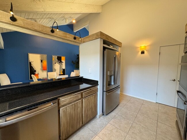 Building Photo - COMING SOON !! Charming 2 Bedroom/2 Bath UNFURNISHED Condo in the Gated Community of Misson Hills!!