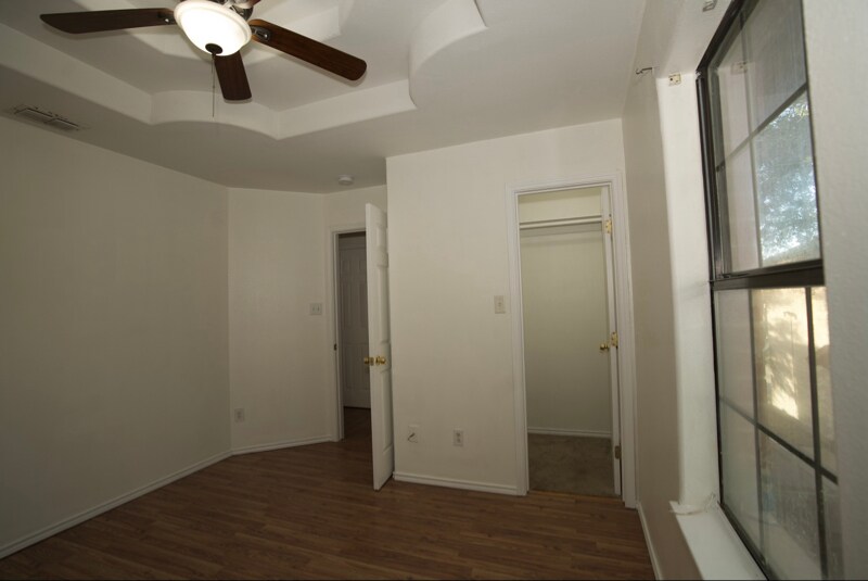 Building Photo - 746 Sonesta Dr