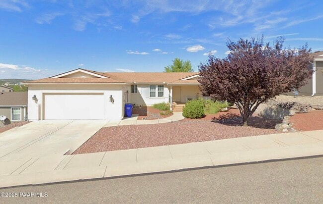 Primary Photo - 1124 Louie St