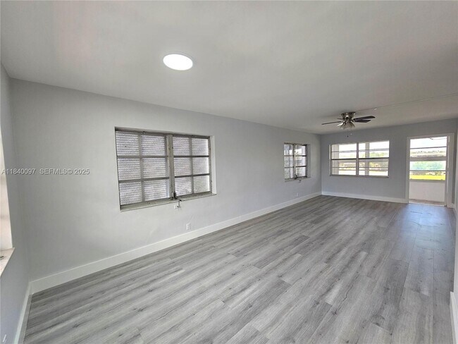 Building Photo - 1490 NW 43rd Ave