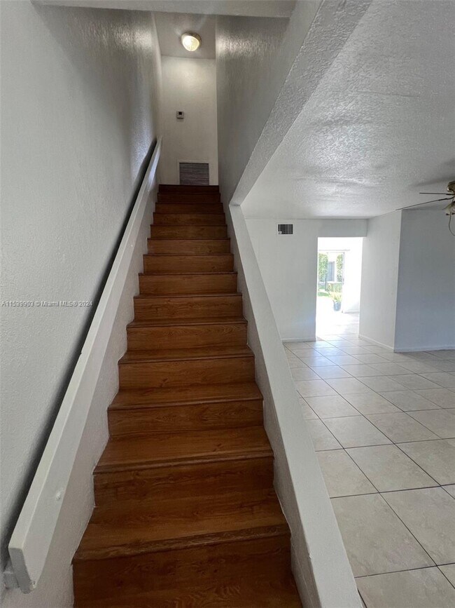 Building Photo - 7503 Kimberly Blvd