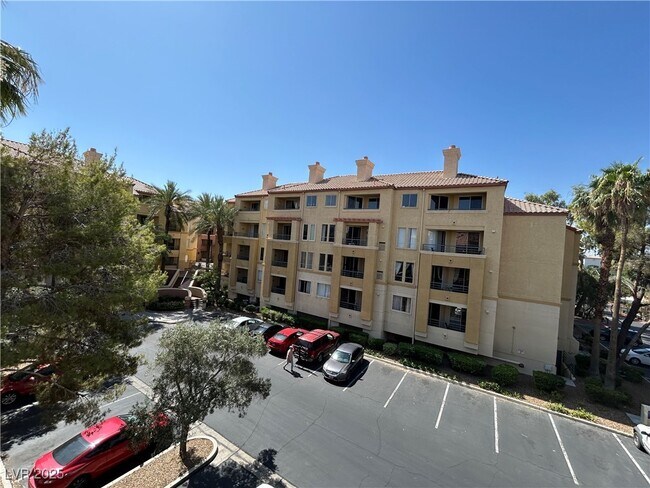 Building Photo - 260 E Flamingo Rd