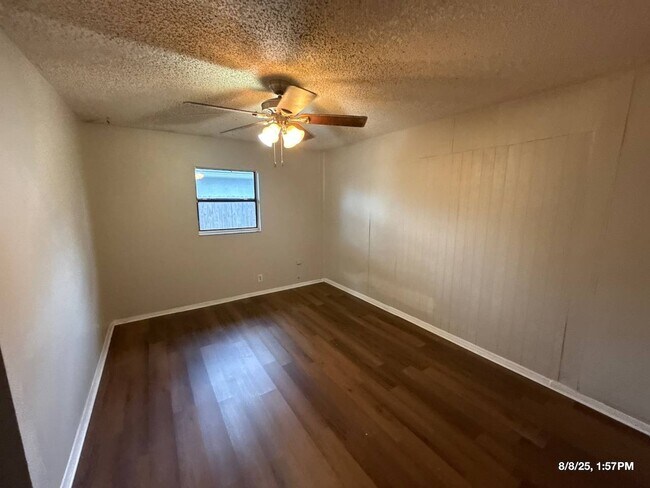 Building Photo - 4058 Minoso St