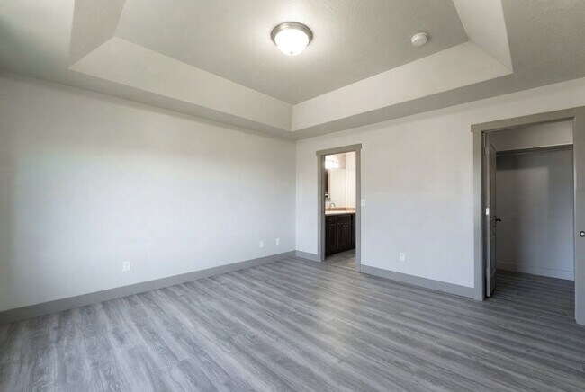 Building Photo - 110 W 930 N