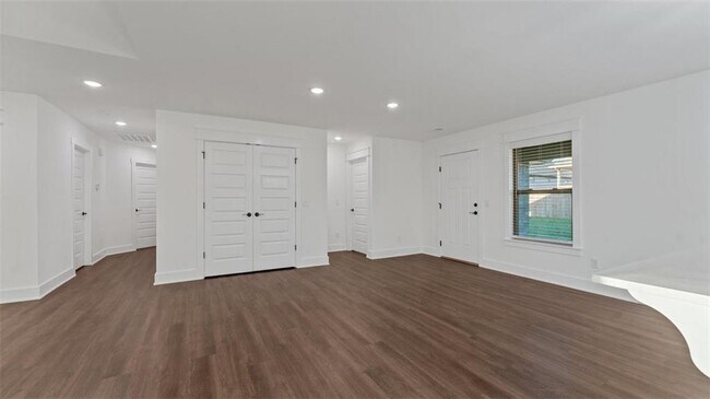 Building Photo - 120 N Adler Ave