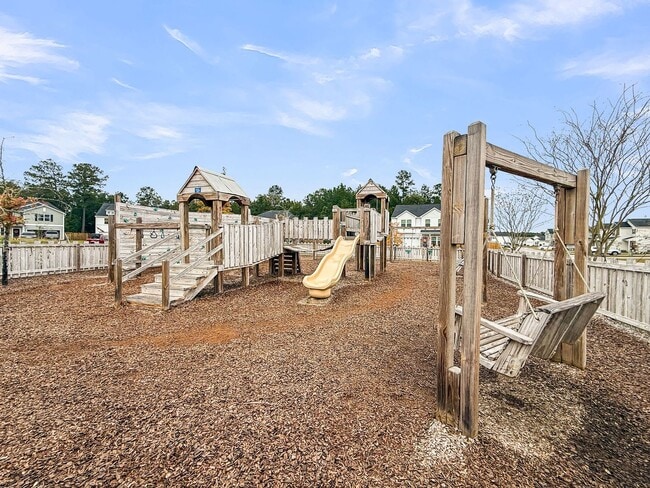 Building Photo - Quiet Comfort Near Cane Bay