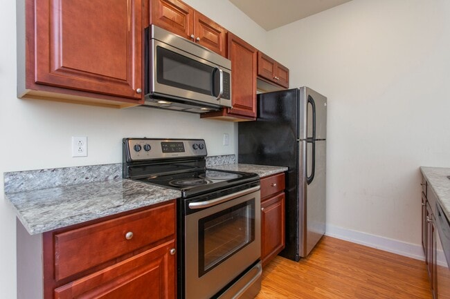 Building Photo - 1405 N Sydenham St