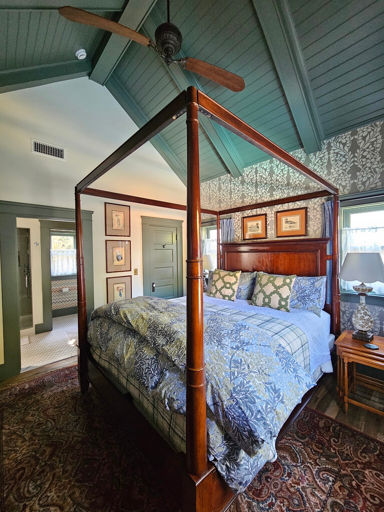 Building Photo - 139 N Ivy Ave