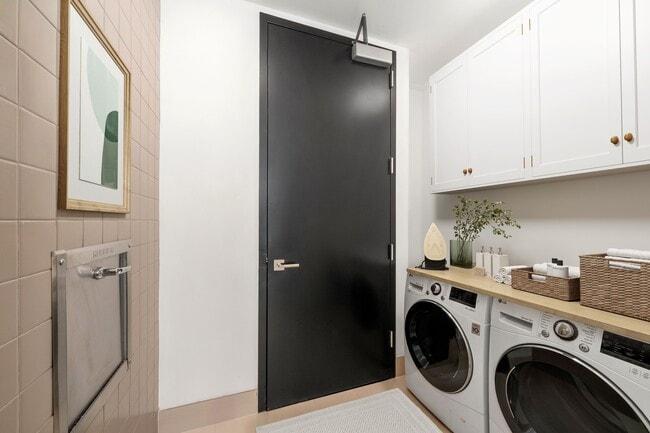 Building Photo - 138 E 50th St