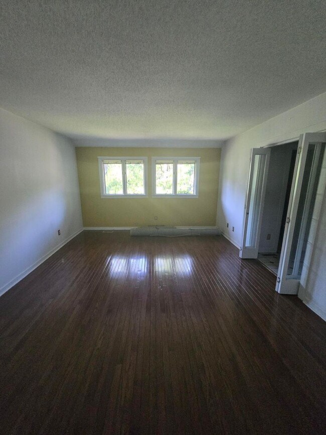 Building Photo - Spacious 3-Bedroom Condo in Gated Community – Modern Comfort & Convenience!