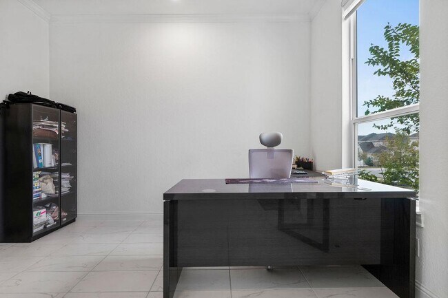 Building Photo - 920 Villa Rialto View