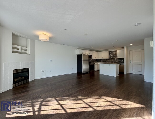 Building Photo - Spacious 1 Bed / 1.5 Bath Condo in Desirable Sherwood