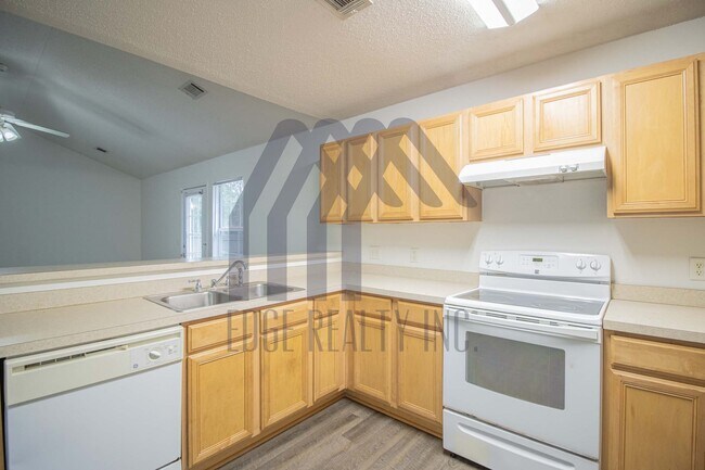 Building Photo - 6 Willow Lakes Dr