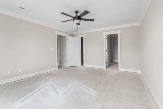 Building Photo - 166 Sango Dr
