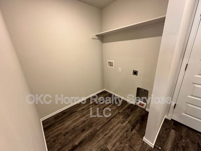 Building Photo - 618 NW 119th St