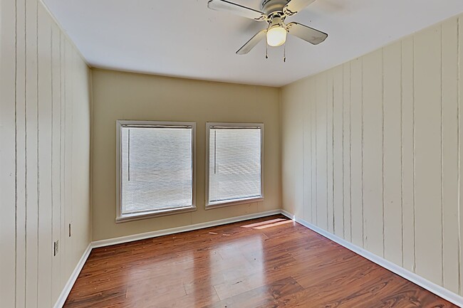 Building Photo - Charming 3-Bedroom Home with Spacious Living & Outdoor Retreat!