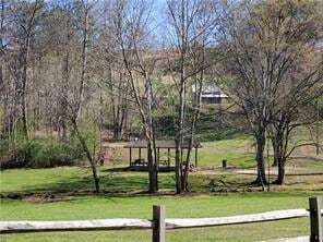 Building Photo - 747 Calvine Rd