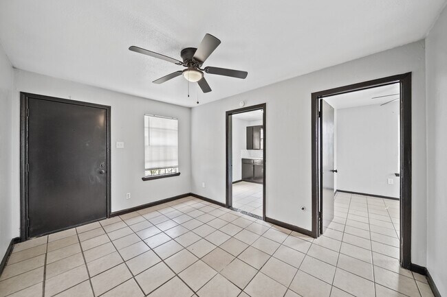 Building Photo - 1012 Ann St