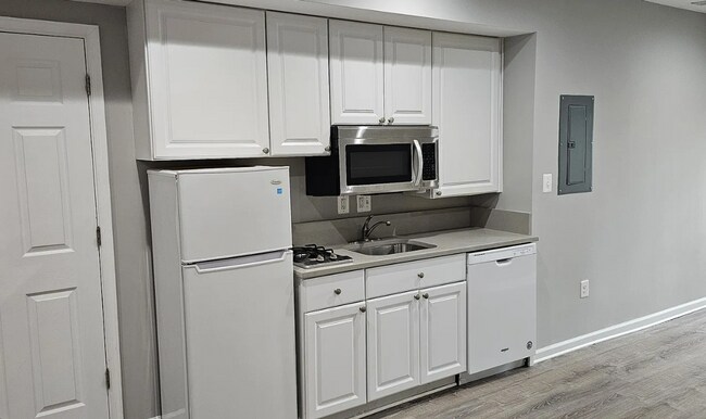 Building Photo - 111 Rhode Island Ave NW