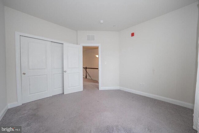 Building Photo - 220 Charles Ellis Dr