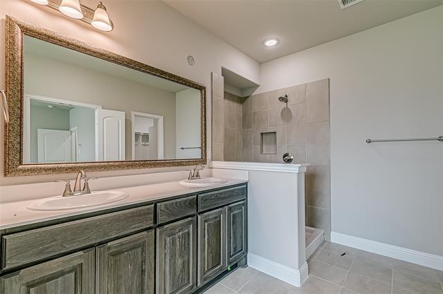 Building Photo - 327 Sweetspire Dr