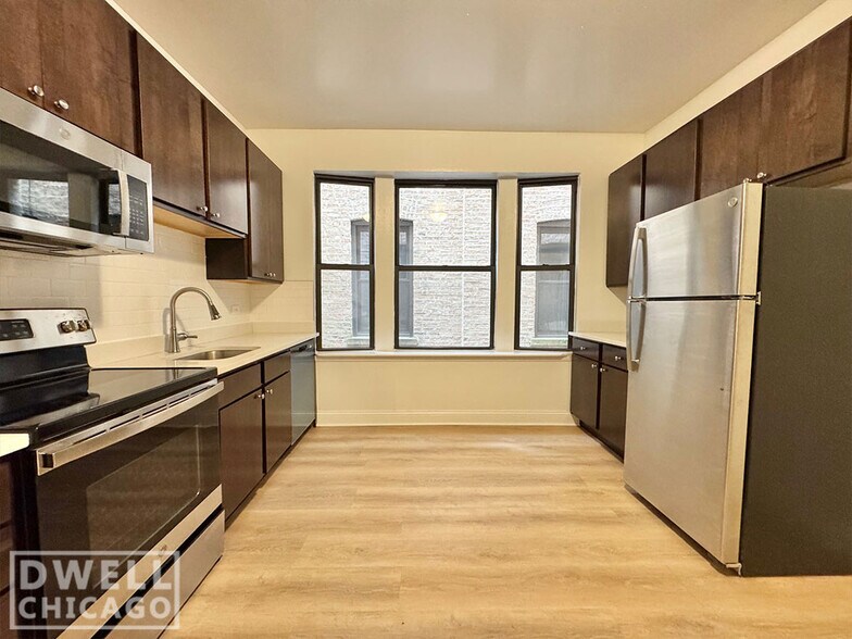 Building Photo - 2323 N Kedzie Blvd