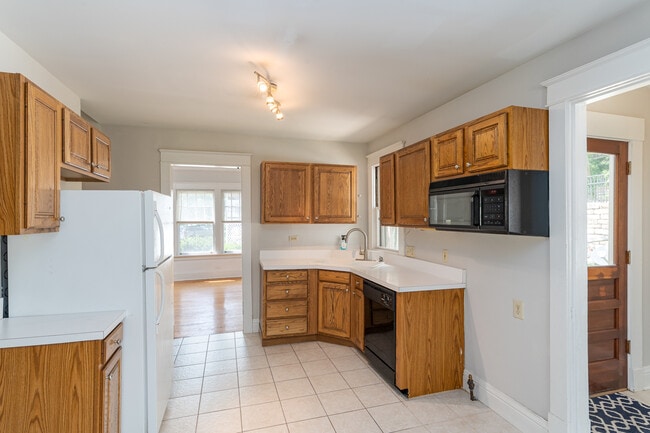 Building Photo - 601 Rushton Rd