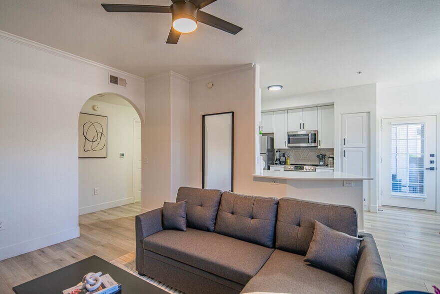 Building Photo - 7455 N 95th Ave