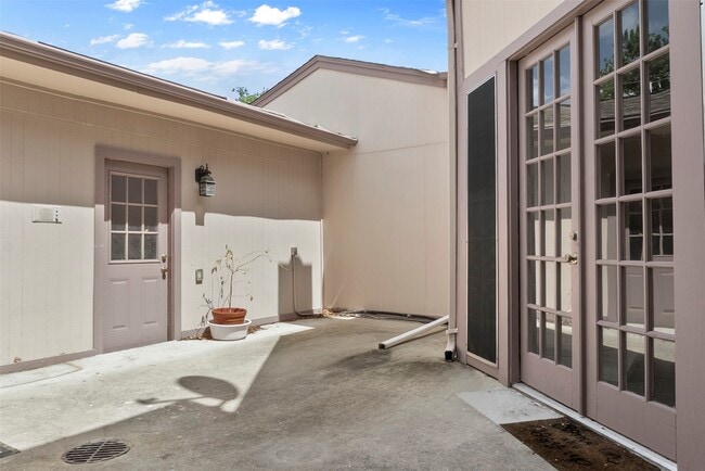 Building Photo - 668 N Eldridge Pkwy