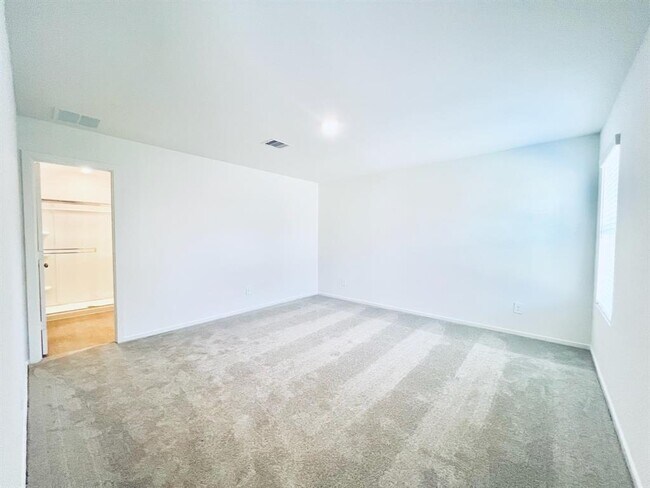 Building Photo - 3027 Mallorca Dr