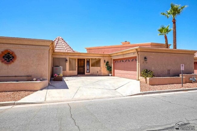 Building Photo - 2174 S Del Valle Way