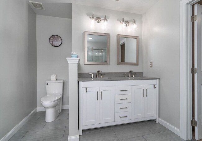 Building Photo - 5005 Brownhare Ct