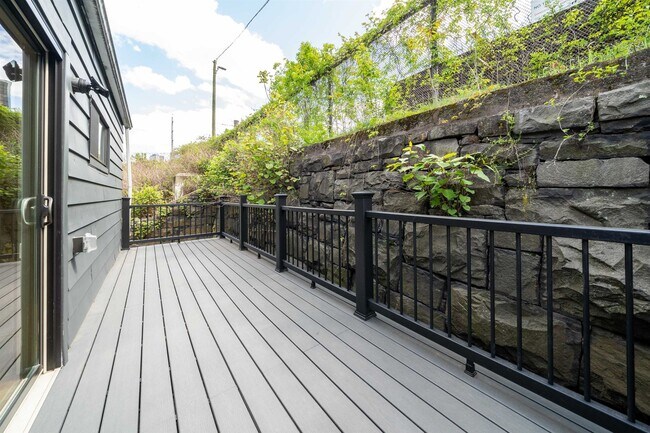Building Photo - 381 1st St