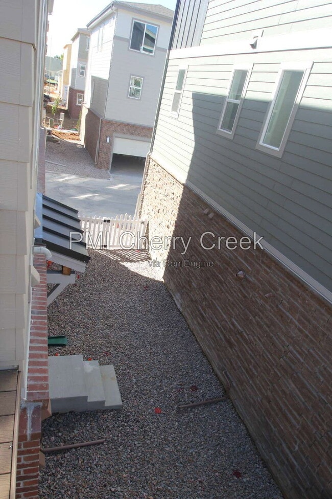 Building Photo - 12871 E Caspian Pl