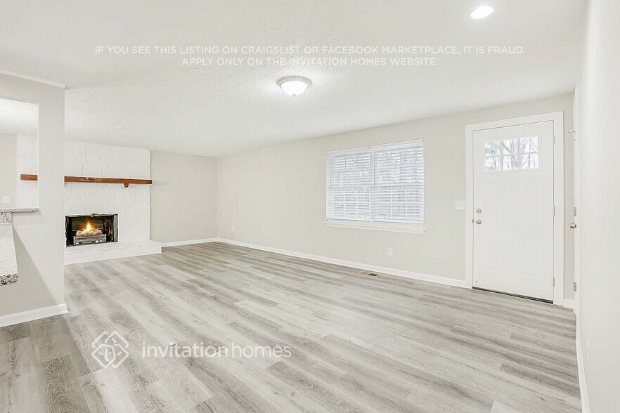 Building Photo - 4930 Springbrook Dr