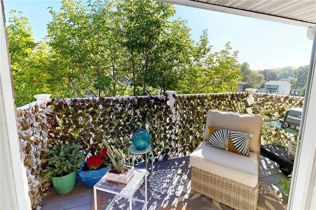 Building Photo - 43 Bullocks Point Ave