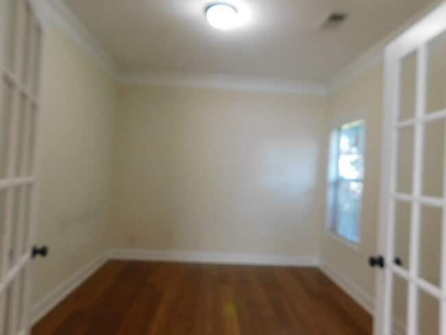 Building Photo - 580 Brutsch Avenue