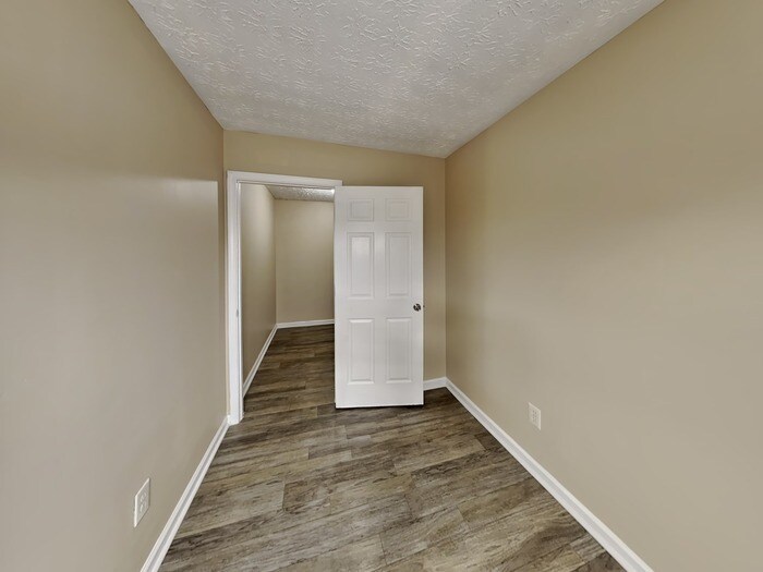 Building Photo - 105 Whitehead Dr