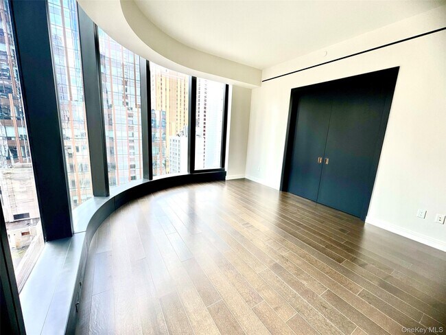Building Photo - 125 Greenwich St