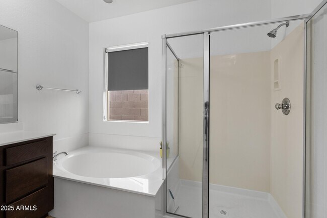 Building Photo - 3664 S Jasmine Dr