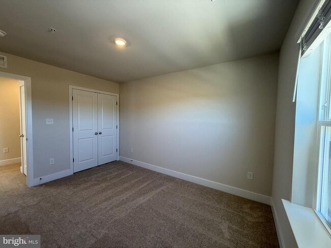 Building Photo - 1670 Lake Placid Dr