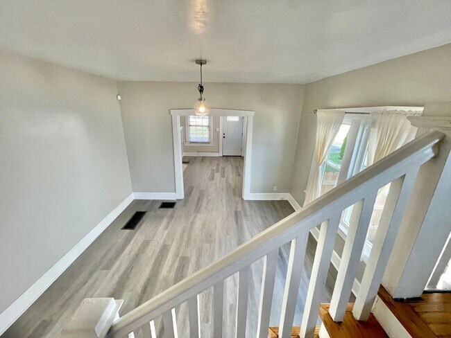 Building Photo - 918 Carpenter St