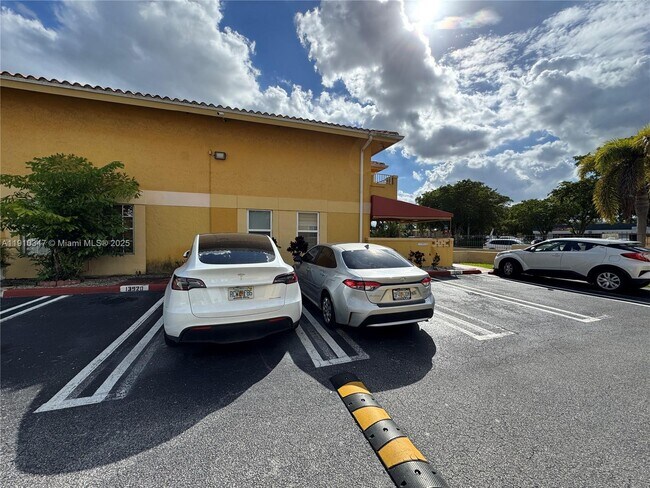 Building Photo - 13926 SW 65th Terrace