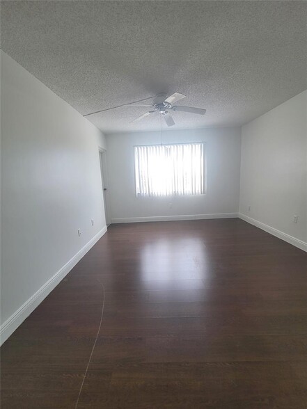 Building Photo - 4374 NW 9th Ave