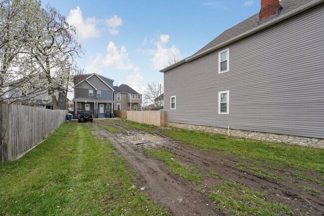 Building Photo - 1027-1029 Madison Ave