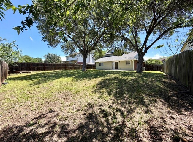 Building Photo - 3633 Candlebrook Ln