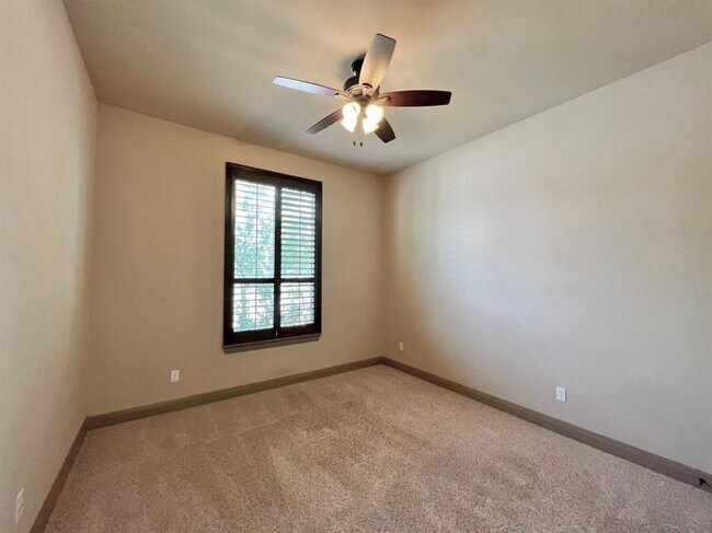 Building Photo - 3021 Portulaca Dr